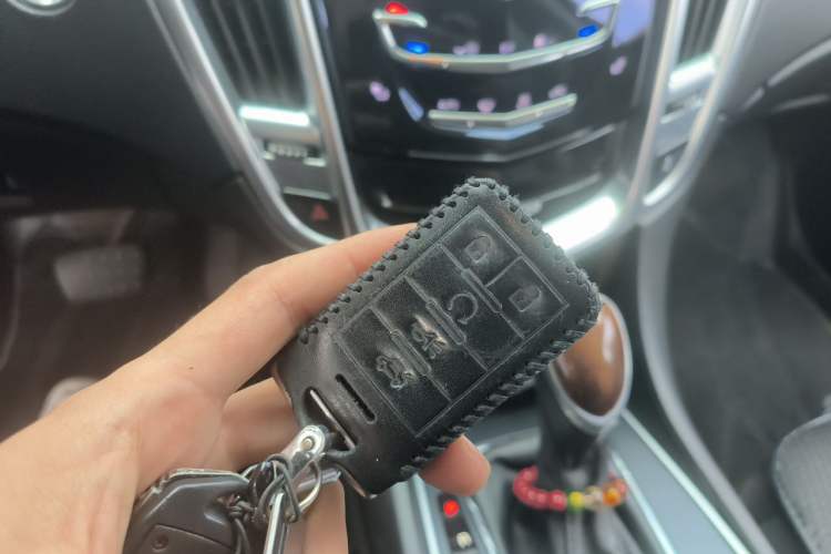 Used Cadillac SRX 2013 3.0L Elite Model Vehicle Key