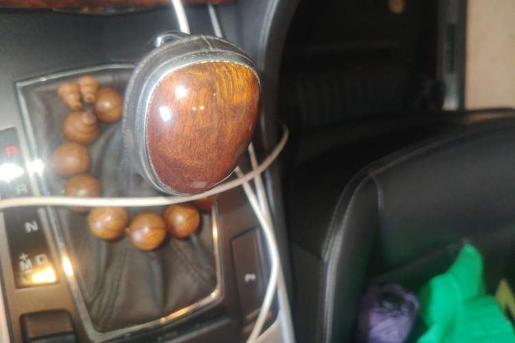 Used Cadillac SRX 2013 3.0L Elite Model Gear Lever