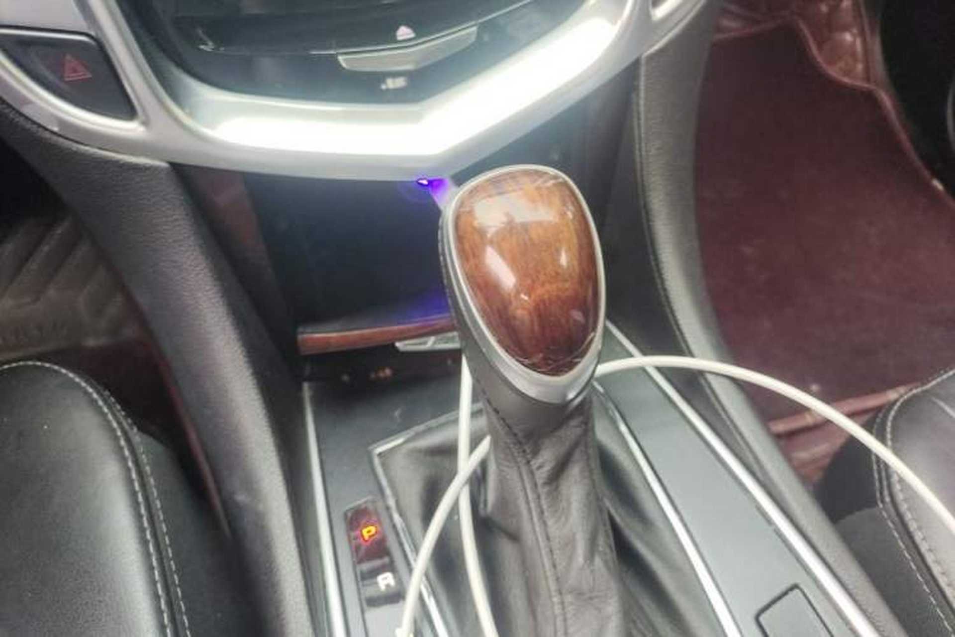 Used Cadillac SRX 2013 3.0L Luxury Model Gear Lever