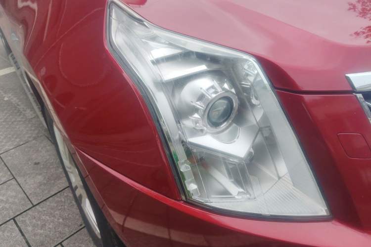 Used Cadillac SRX 2013 3.0L Elite Model Right Front Headlight
