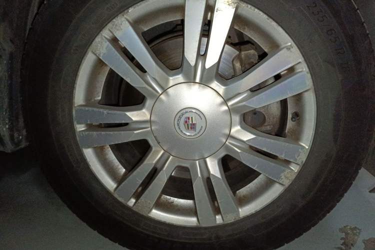 Used Cadillac SRX 2013 3.0L Luxury Model Right Front Wheel Hub