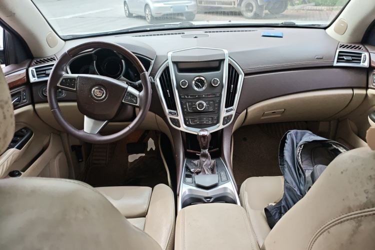 Used Cadillac SRX 2013 3.0L Flagship Model Center Console