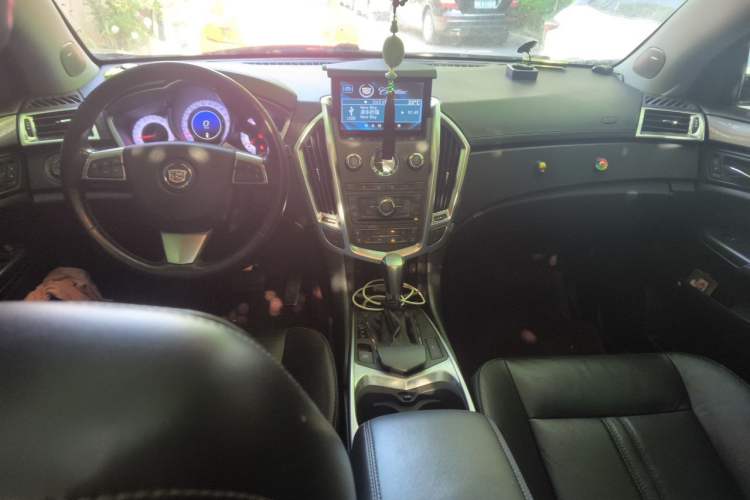 Used Cadillac SRX 2013 3.0L Comfort Model Center Console