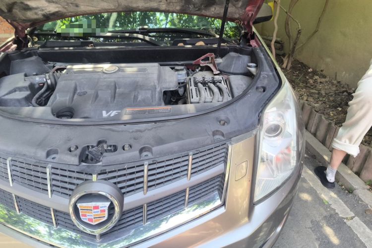 Used Cadillac SRX 2013 3.0L Comfort Model Engine Bay Left