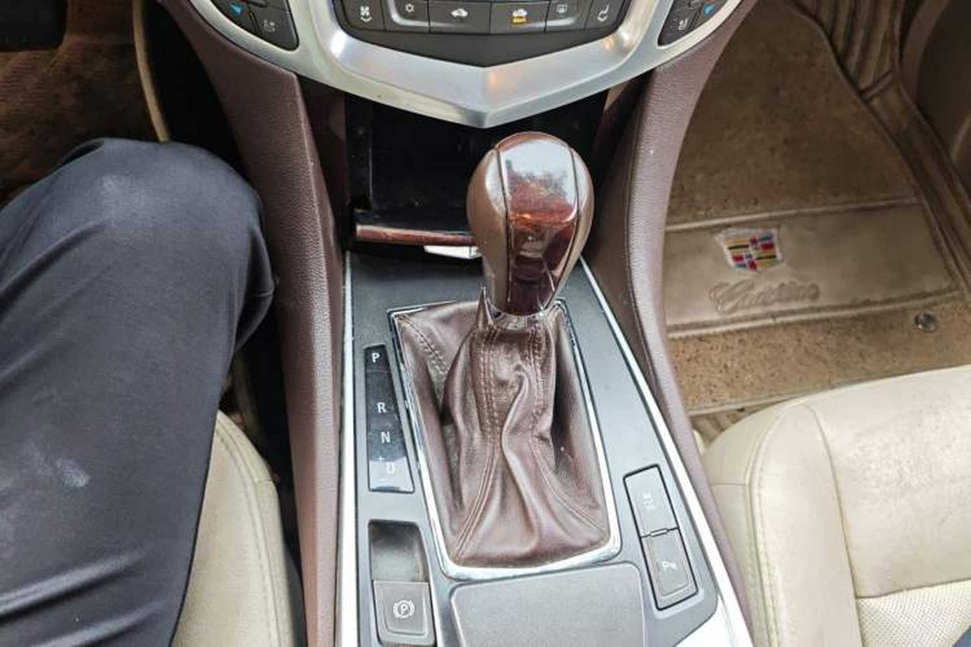 Used Cadillac SRX 2013 3.0L Flagship Model Gear Lever
