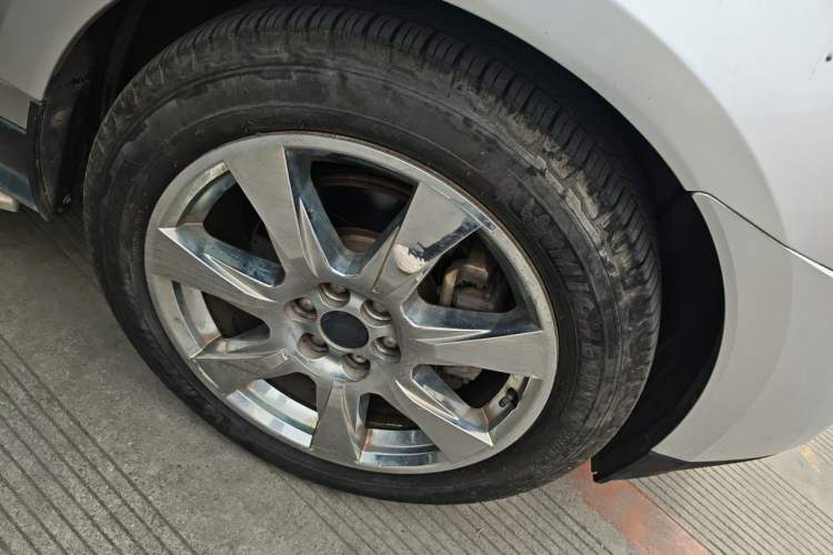 Used Cadillac SRX 2013 3.0L Flagship Model Right Front Wheel Hub
