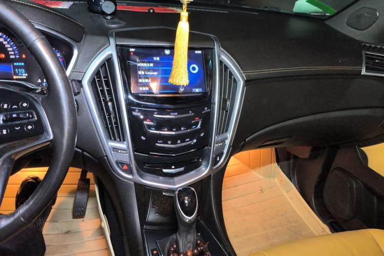 Used Cadillac SRX 2013 3.0L Elite Model Audio And AC Panel