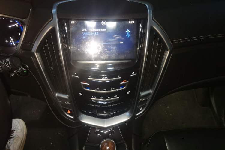 Used Cadillac SRX 2013 3.0L Luxury Model Audio And AC Panel