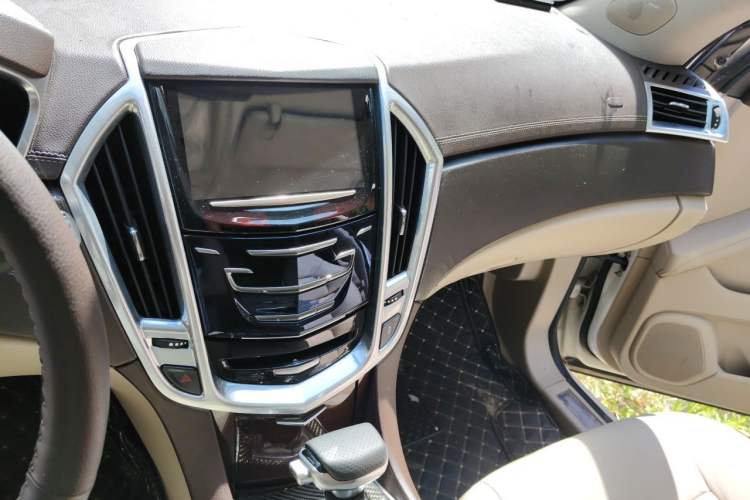 Used Cadillac SRX 2013 3.0L Elite Model Audio And AC Panel