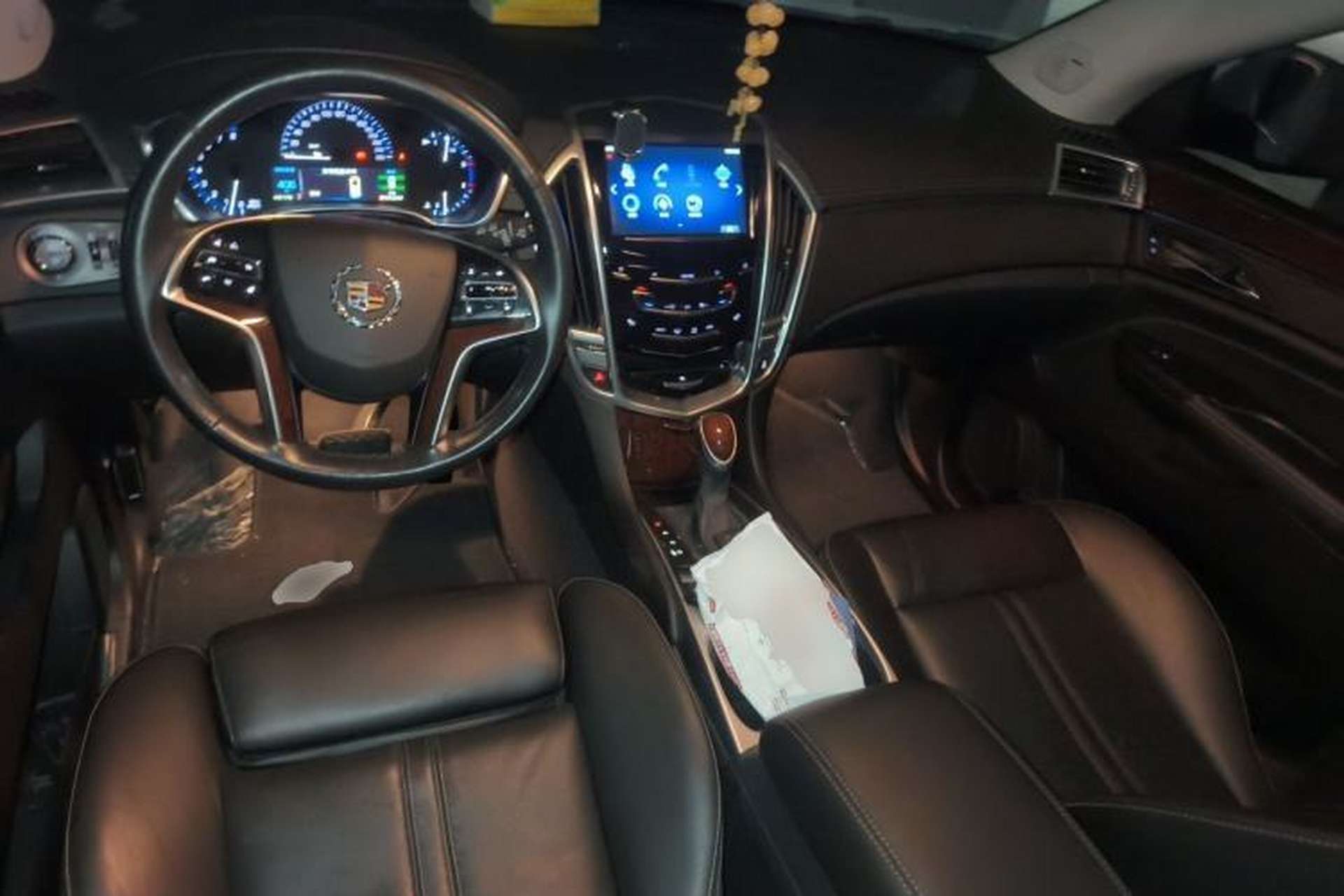 Used Cadillac SRX 2013 3.0L Elite Model Center Console