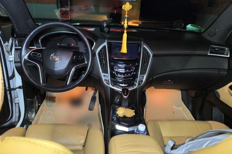 Used Cadillac SRX 2013 3.0L Elite Model Center Console