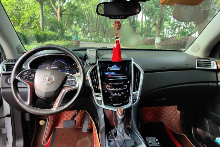 Used Cadillac SRX 2013 3.0L Leading Model Center Console