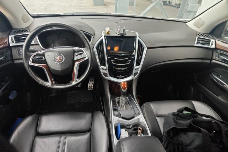 Used Cadillac SRX 2013 3.0L Elite Model Center Console
