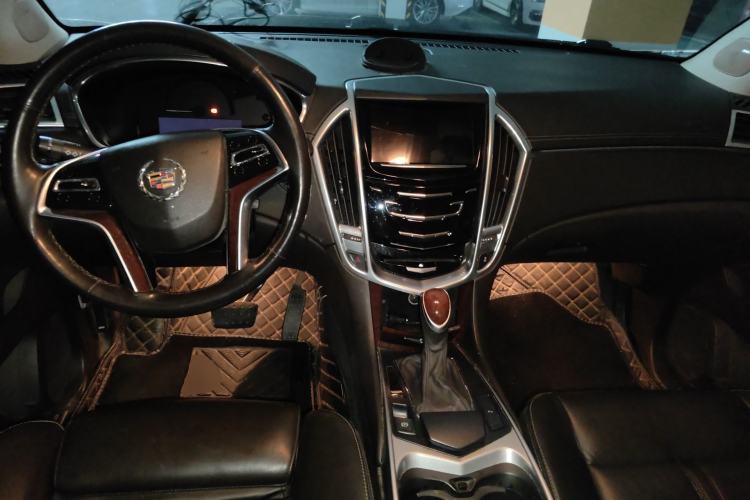 Used Cadillac SRX 2013 3.0L Leading Model Center Console