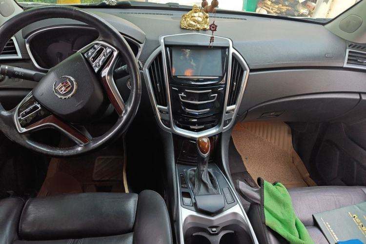 Used Cadillac SRX 2013 3.0L Luxury Model Center Console