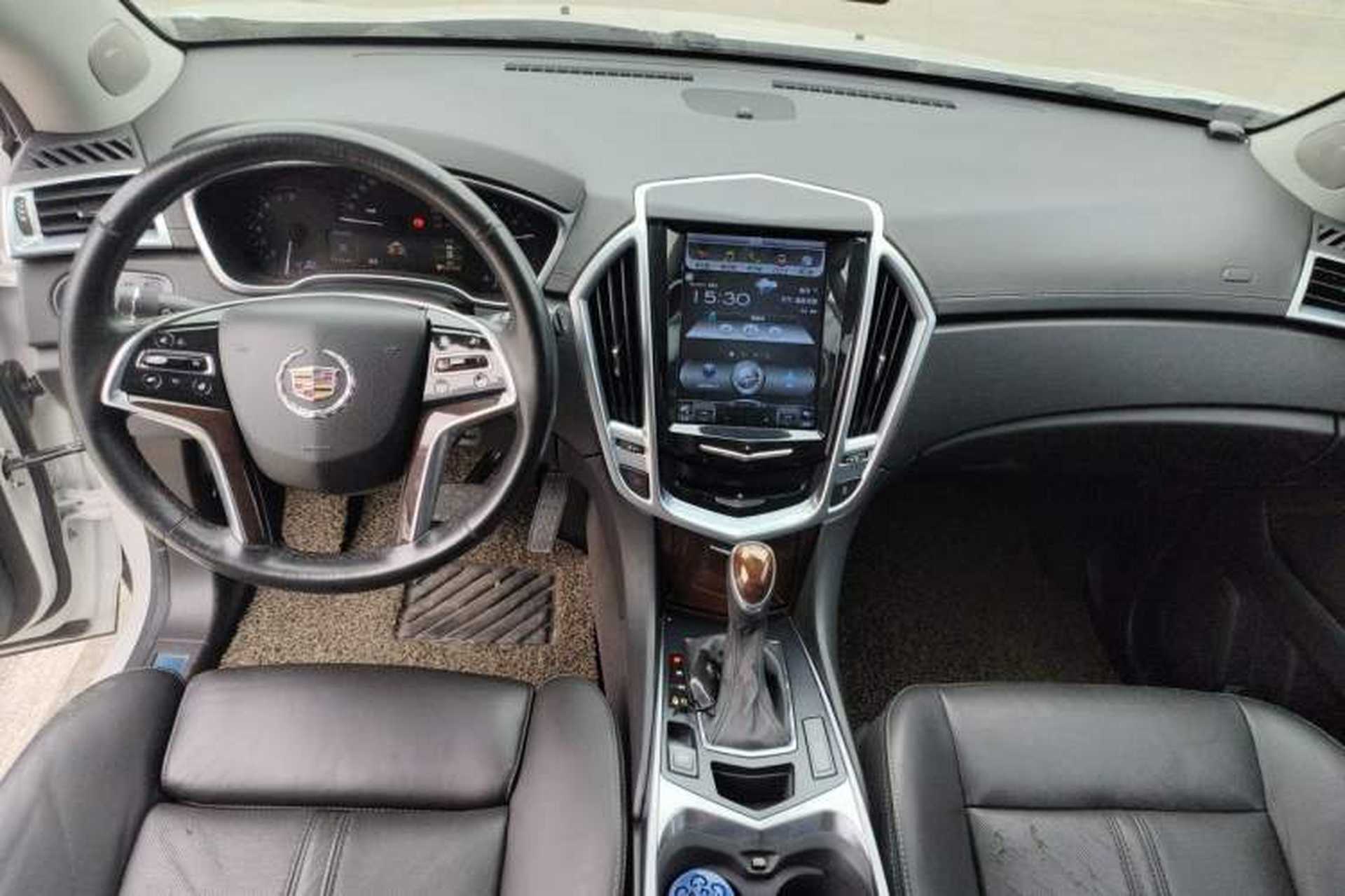 Used Cadillac SRX 2013 3.0L Luxury Model Center Console