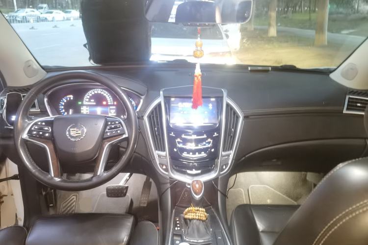 Used Cadillac SRX 2013 3.0L Luxury Model Center Console