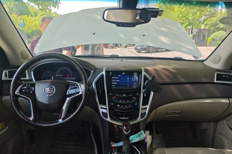 Used Cadillac SRX 2013 3.0L Elite Model Center Console