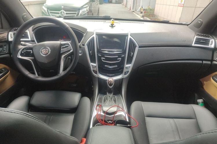 Used Cadillac SRX 2013 3.0L Luxury Model Center Console