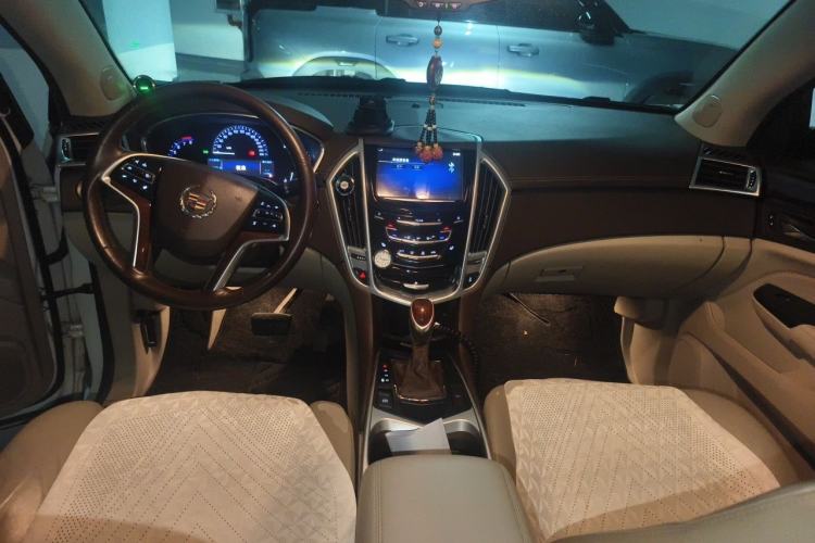 Used Cadillac SRX 2013 3.0L Leading Model Center Console