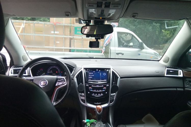 Used Cadillac SRX 2013 3.0L Elite Model Center Console