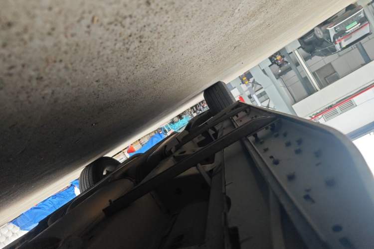 Used Cadillac SRX 2013 3.0L Elite Model Chassis Front Right