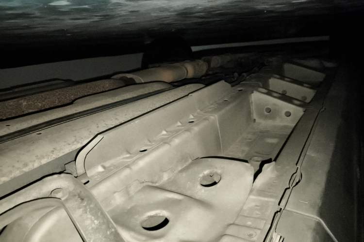 Used Cadillac SRX 2013 3.0L Elite Model Chassis Rear Left