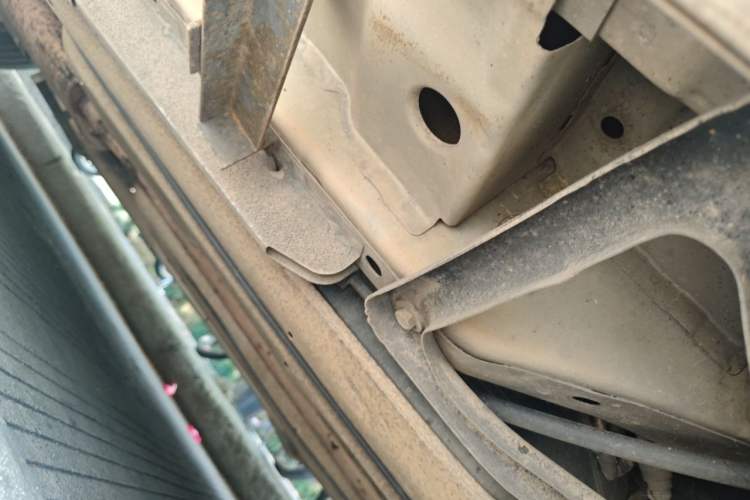 Used Cadillac SRX 2013 3.0L Elite Model Chassis Rear Left