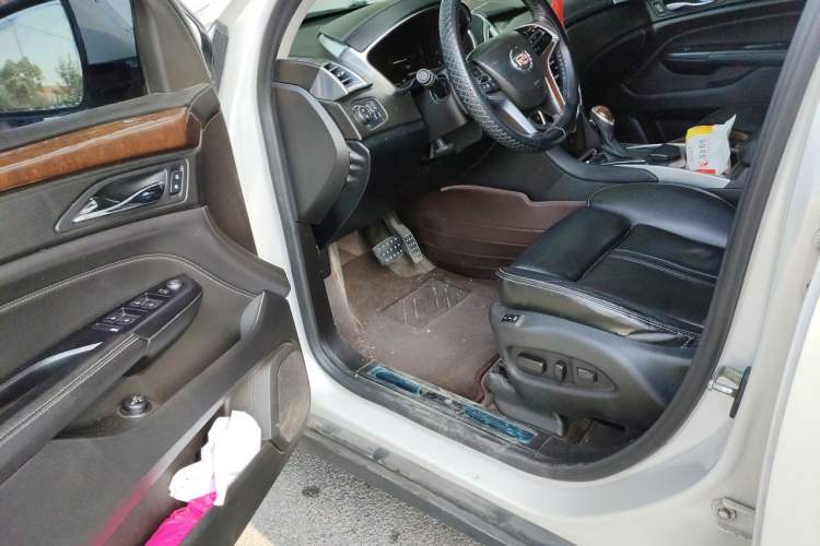 Used Cadillac SRX 2013 3.0L Luxury Model Driver Seat