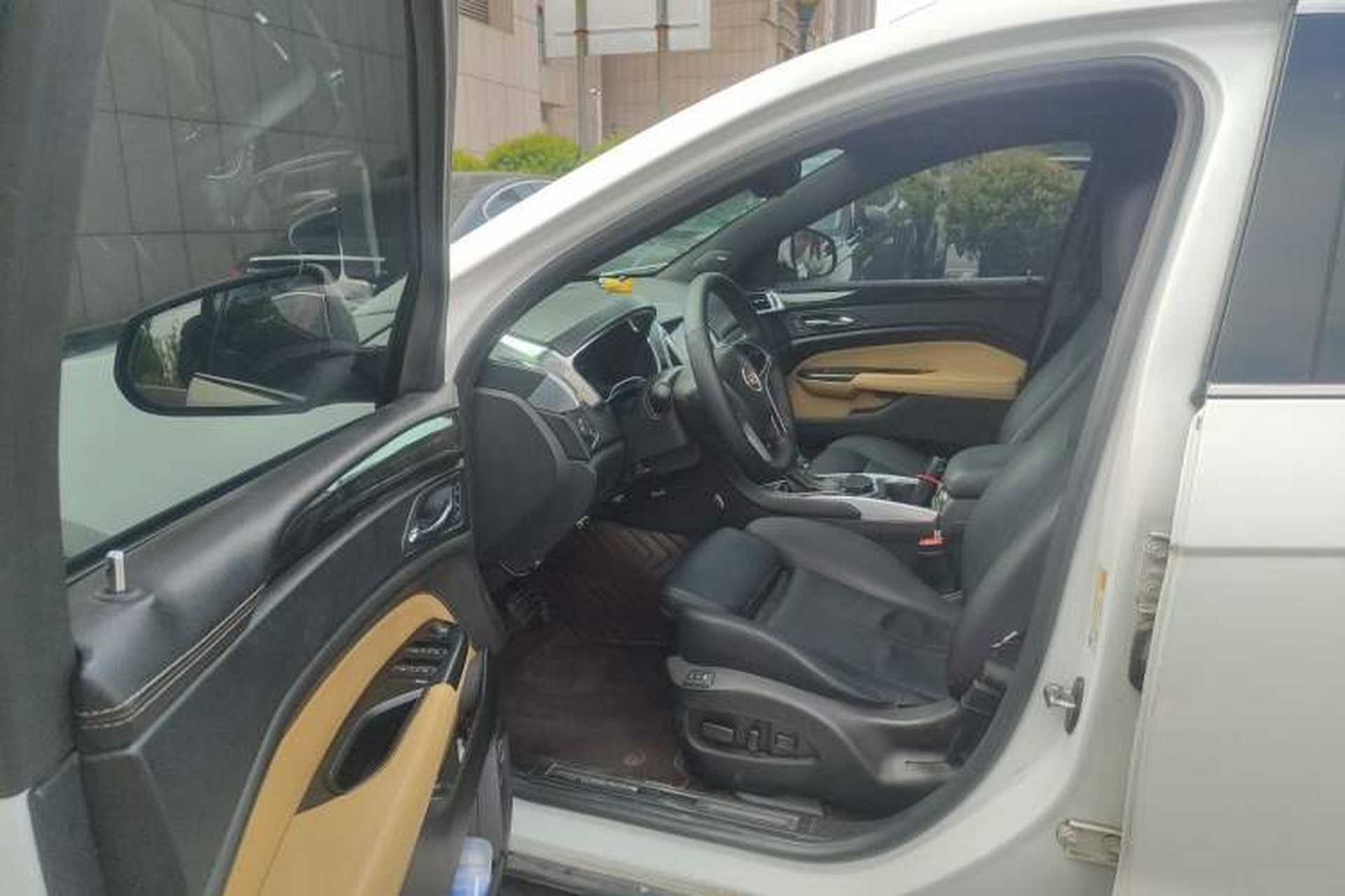 Used Cadillac SRX 2013 3.0L Luxury Model Driver Seat