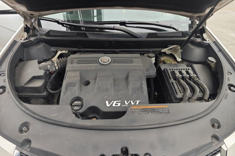 Used Cadillac SRX 2013 3.0L Elite Model Engine Bay
