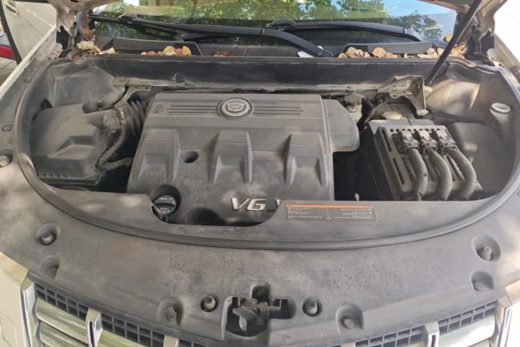 Used Cadillac SRX 2013 3.0L Elite Model Engine Bay