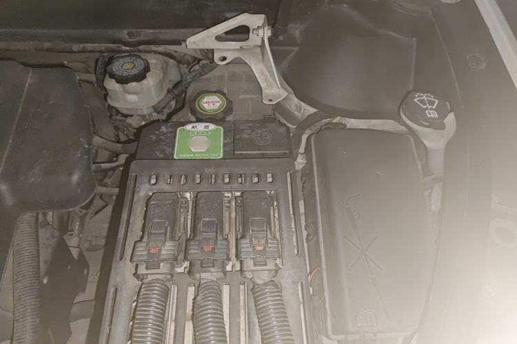 Used Cadillac SRX 2013 3.0L Flagship Model Engine Bay Left