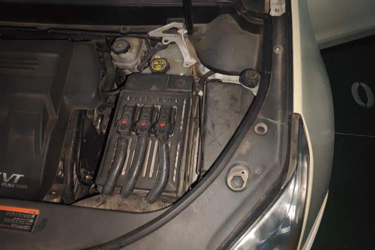 Used Cadillac SRX 2013 3.0L Luxury Model Engine Bay Left