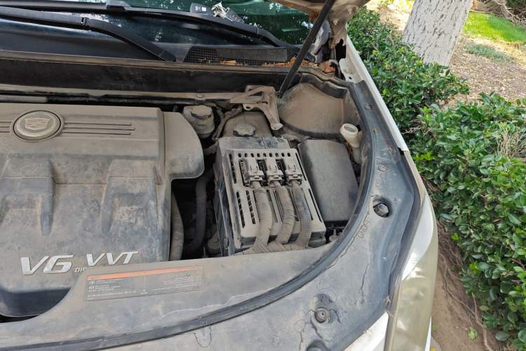 Used Cadillac SRX 2013 3.0L Luxury Model Engine Bay Left