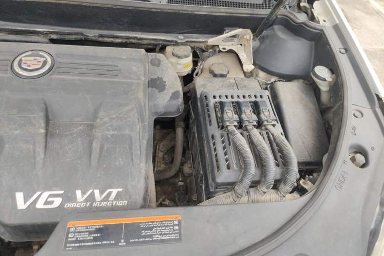 Used Cadillac SRX 2013 3.0L Luxury Model Engine Bay Left