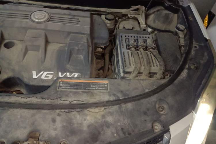Used Cadillac SRX 2013 3.0L Comfort Model Engine Bay Left