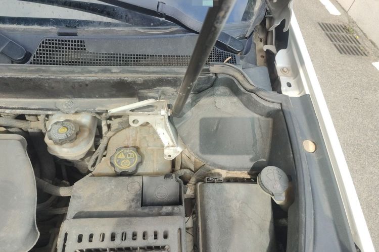 Used Cadillac SRX 2013 3.0L Luxury Model Engine Bay Left