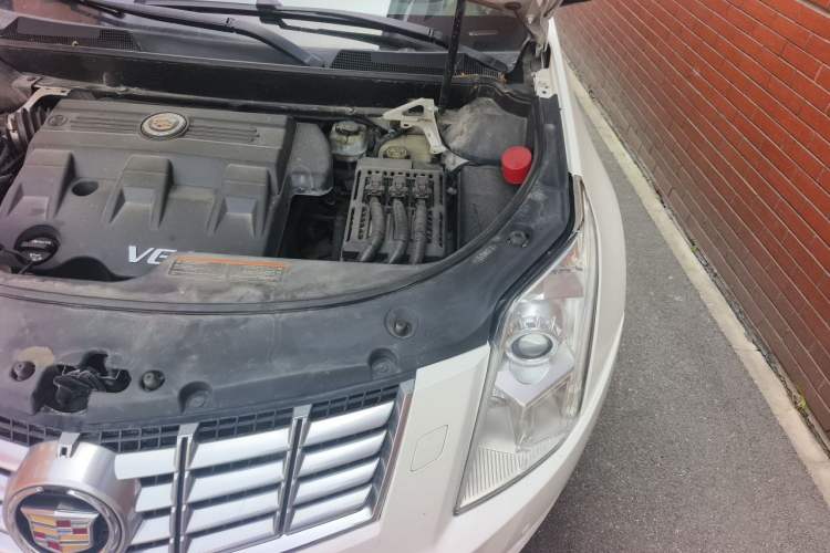 Used Cadillac SRX 2013 3.0L Comfort Model Engine Bay Left