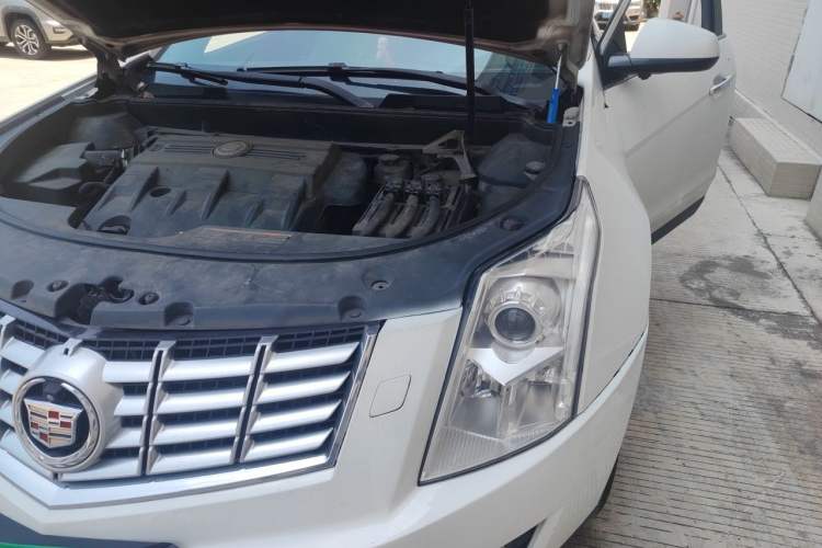 Used Cadillac SRX 2013 3.0L Comfort Model Engine Bay Left