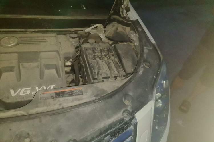 Used Cadillac SRX 2013 3.0L Elite Model Engine Bay Left