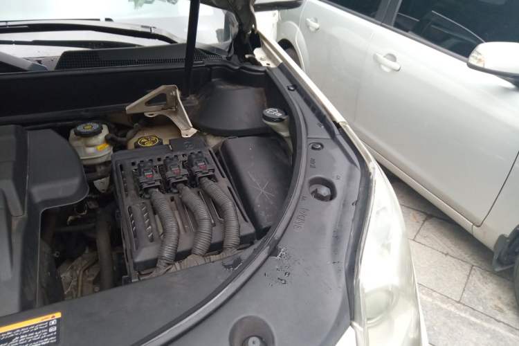 Used Cadillac SRX 2013 3.0L Elite Model Engine Bay Left