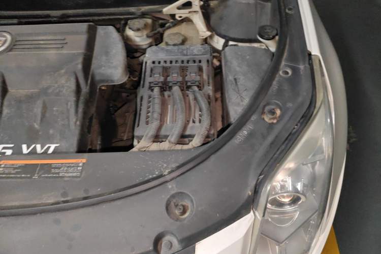 Used Cadillac SRX 2013 3.0L Elite Model Engine Bay Left