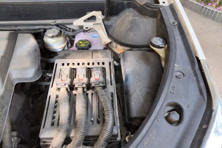 Used Cadillac SRX 2013 3.0L Elite Model Engine Bay Left