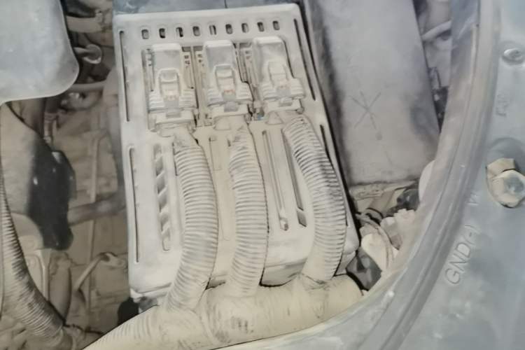 Used Cadillac SRX 2013 3.0L Comfort Model Engine Bay Left
