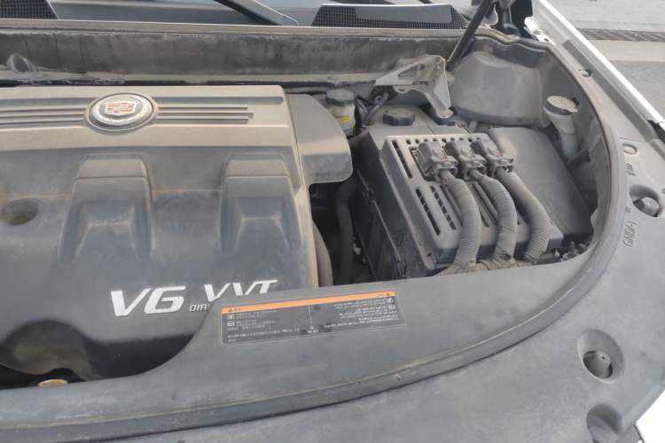 Used Cadillac SRX 2013 3.0L Elite Model Engine Bay Left