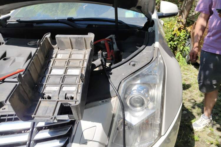 Used Cadillac SRX 2013 3.0L Elite Model Engine Bay Left