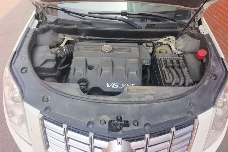 Used Cadillac SRX 2013 3.0L Comfort Model Engine Bay