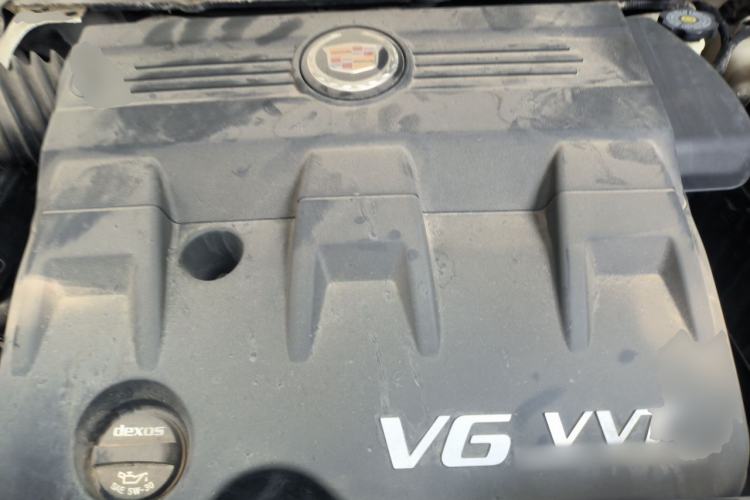 Used Cadillac SRX 2013 3.6L Flagship Model Engine Bay