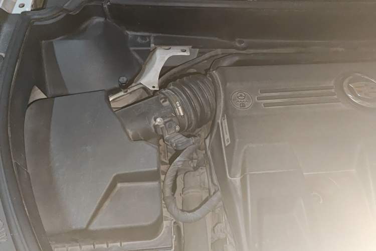 Used Cadillac SRX 2013 3.0L Flagship Model Engine Bay Right